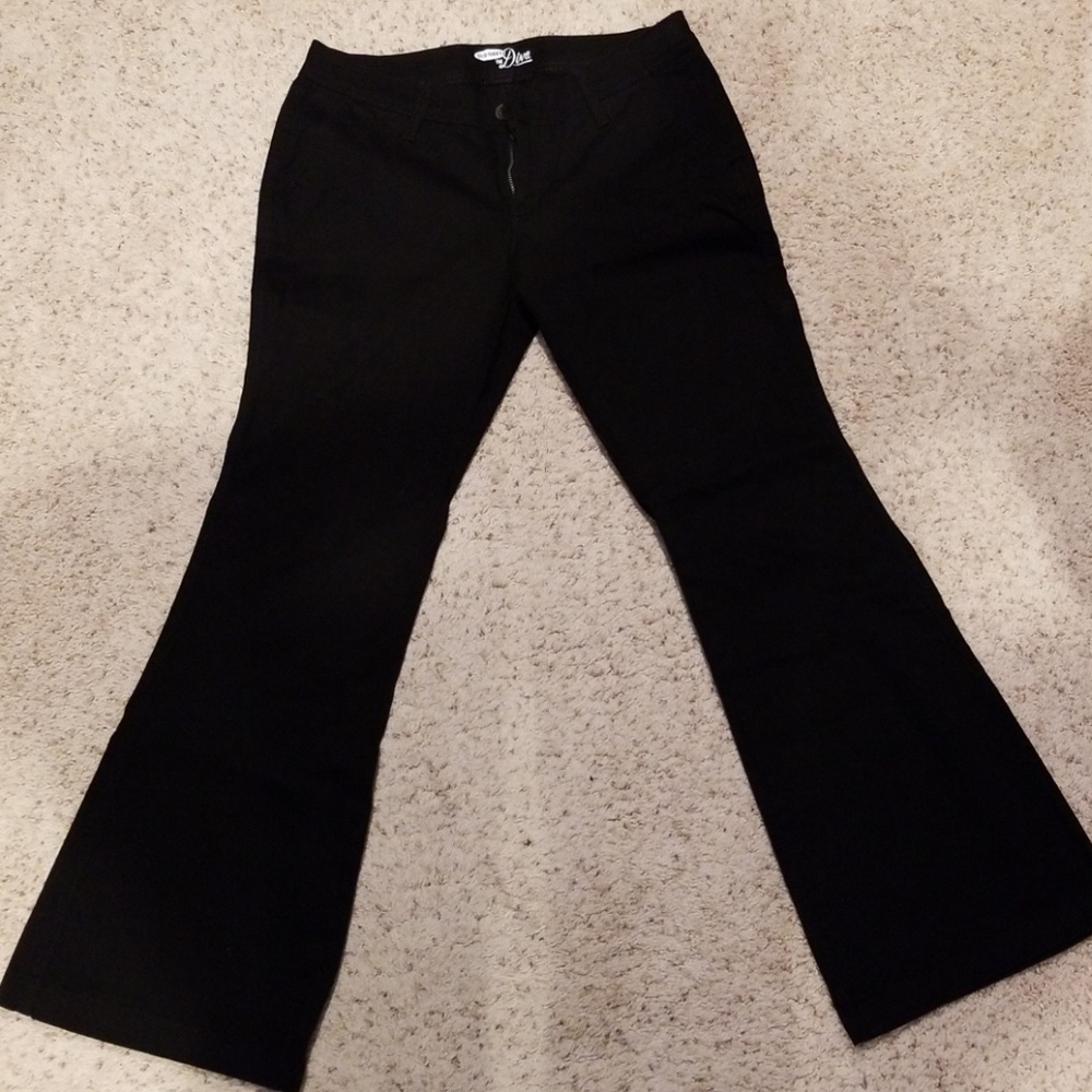 Old Navy black flared pants sz 6, 29" inseam, NWOT
